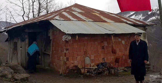 Davutoğlu'ndan talimat: Şehit ailesine ev tahsis edin