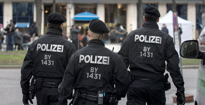 Almanlar en çok polise güveniyor