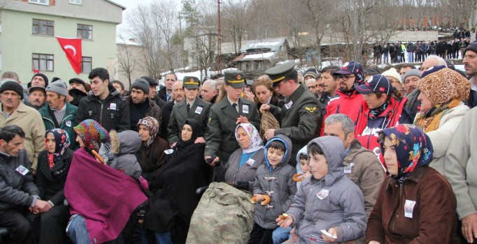 Şehit uzman çavuş Nuh Özdemir'i Ordu'da 5 bin kişi uğurladı