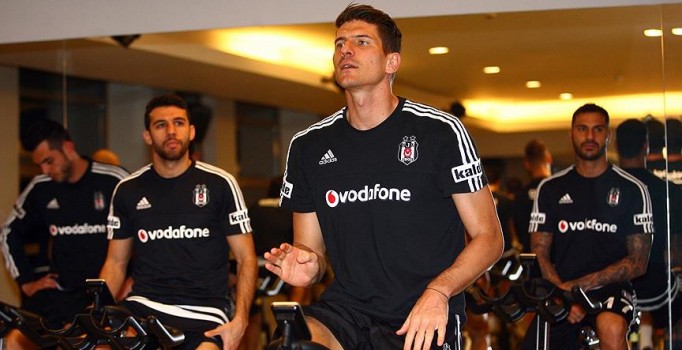 Beşiktaş çalışmalarını aralıksız sürdürüyor