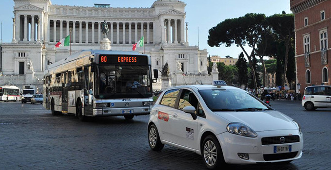 Roma'da taksicilere İngilizce ve görgü kuralları dersi