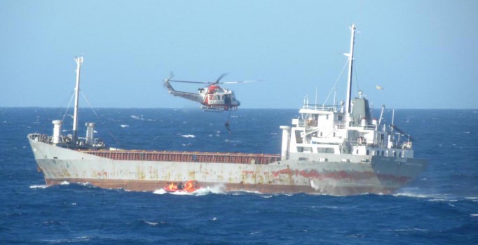 Libya'da operasyon düzenlenen uyuşturucu gemisinde arama