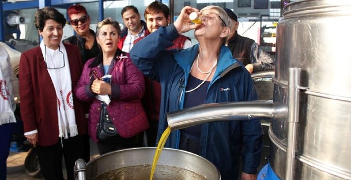 Canan Karatay'dan zeytinyağı tavsiyesi: Su içer gibi zeytinyağı için