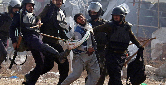 Pakistan'daki eylemlere karşı 'Ranger' güçleri görevlendirildi