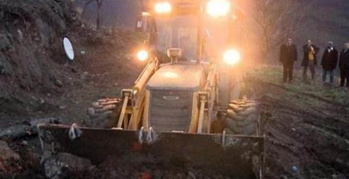 Davutoğlu talimatı verdi, Sur şehidi Nuh Özdemir’in Ordu'daki baba evine ilk kepçe vuruldu