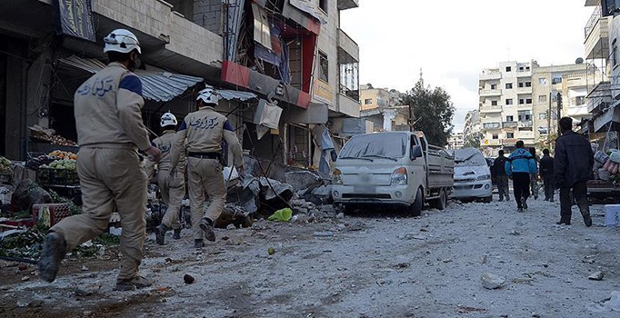 Rus uçakları Suriye'de pazar yerini bombaladı: 47 ölü, 100 yaralı