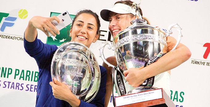 İstanbul'da Sharapova fırtınası