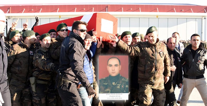 Van'da şehit düşen Önder Ertaş törenle İstanbul'a uğurlandı