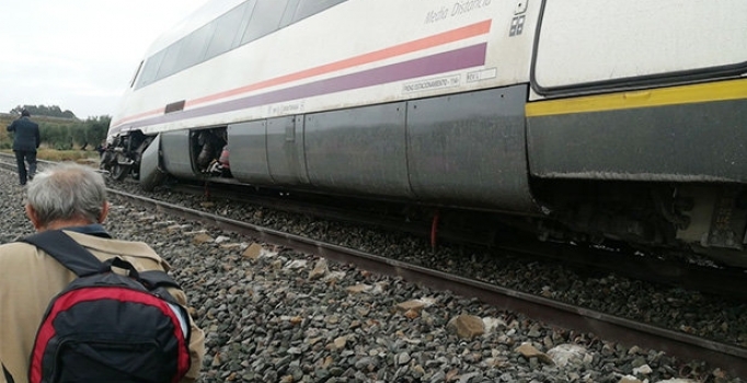 İspanya'da tren kazası: 21 yaralı