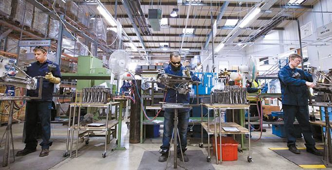 Zora giren ekonomi yeni hamleler bekliyor