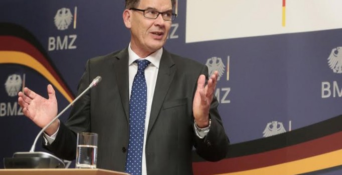 Almanya: AB, Türkiye'ye verdiği sözü yerine getirsin