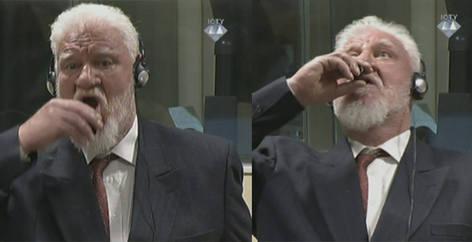 Duruşmada zehir içen işkenceci general öldü