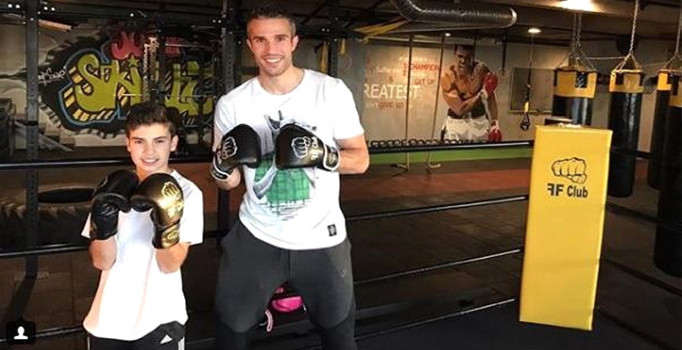 Van Persie'nin paylaşımı taraftarı kızdırdı