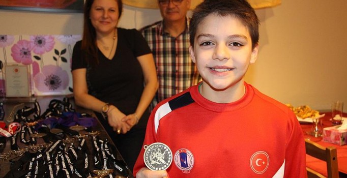 14 yaşındaki genç sporcu Emre Dodanlı 9 yılda 73 madalya kazandı