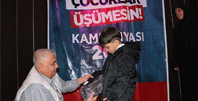 Gaziantep’te 500 yetim çocuğa giyim yardımı