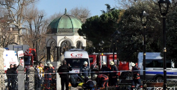 İstanbul Valiliği: Sultanahmet patlamasında 10 ölü, 15 yaralı var