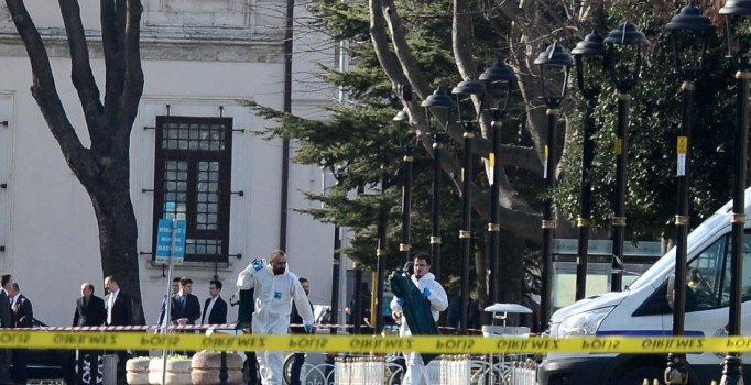 Sultanahmet Meydanı'nda patlama: 10 ölü, 15 yaralı
