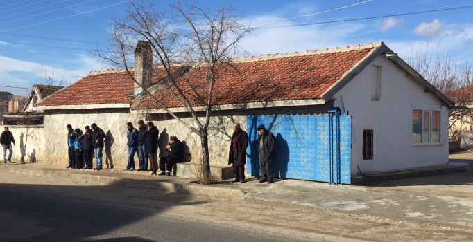 Cizre'de şehit olan Ayhan Demirel'in baba evinde yas var