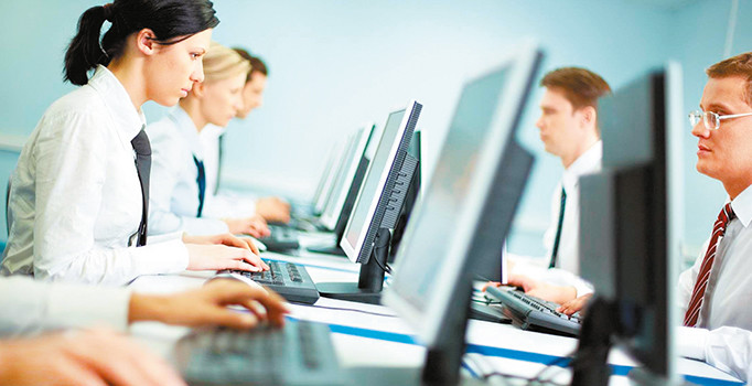 İstihdam azaltan bankaların 10 aylık kârı 2016’yı solladı