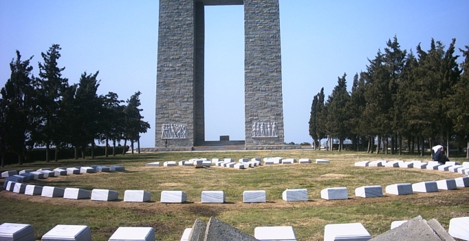 Fransa'da Çanakkale Zaferi'nin 100. yılı kutlandı