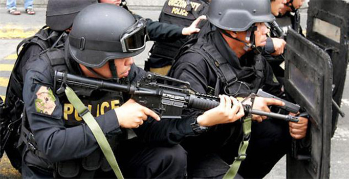 Filipinler'de isyancılar, biri polis iki kişiyi öldürdü