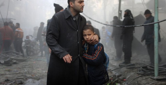 Rus uçakları Halep'te anaokulunu vurdu