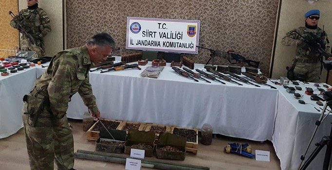 Siirt'te PKK sığınağında çok sayıda silah ve mühimmat bulundu
