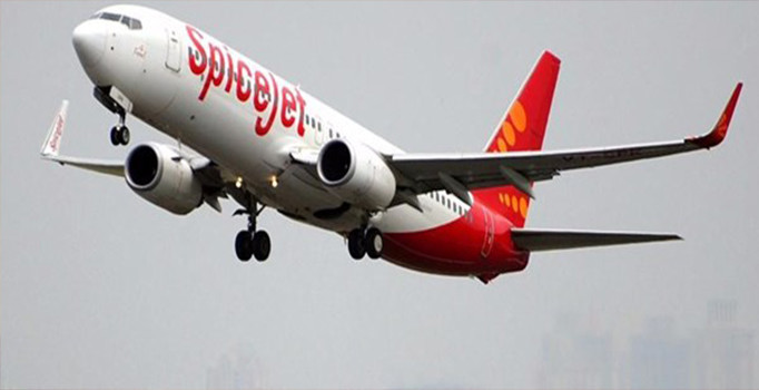 Hindistan'da diş protezi boğazına kaçan yolcu uçakta öldü