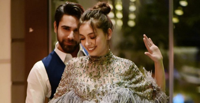 Neslihan Atagül ve Kadir Doğulu Bebek'te görüntülendi