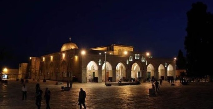 Mescid-i Aksa'nın ışıkları söndürüldü