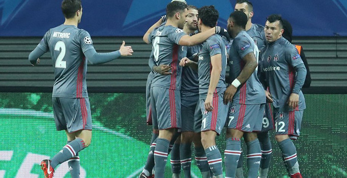 Beşiktaş'ın tweetine Bayern Münih'ten cevap