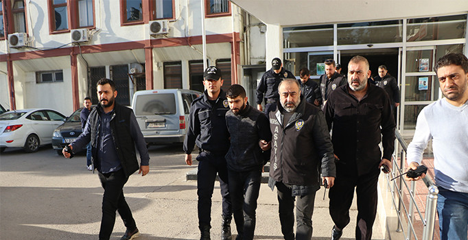 Üniversiteli Zelal’i minibüsten kaçıranlar adliyeye sevk edildi