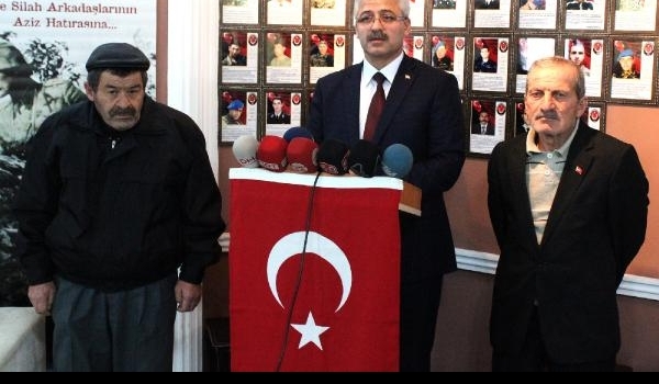 Şehit aileleri akademisyenlere tepki gösterdi