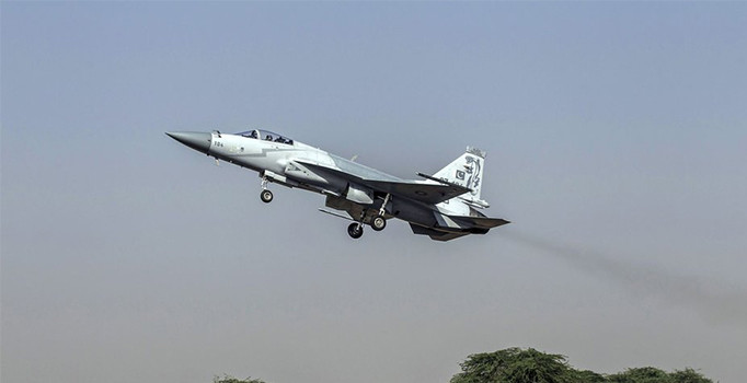 Pakistan sınır ihlali yapan hava araçlarını vuracak
