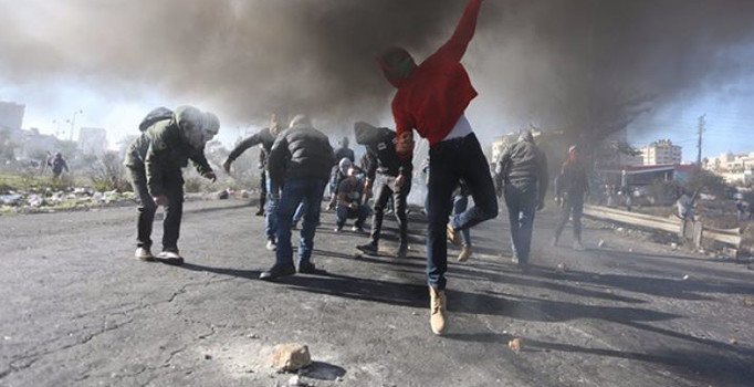 Batı Kudüs'te bıçaklı saldırı: 1 İsrailli ağır yaralı