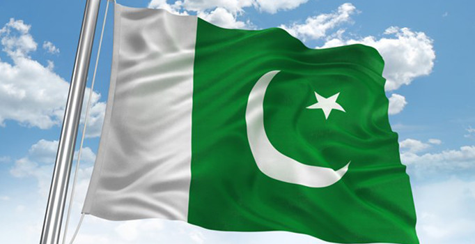 Pakistan'da 300 ayrılıkçı militan teslim oldu