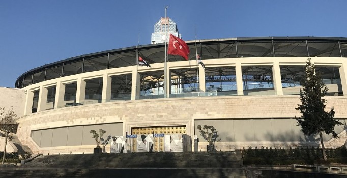 Beşiktaş şehitlerini andı