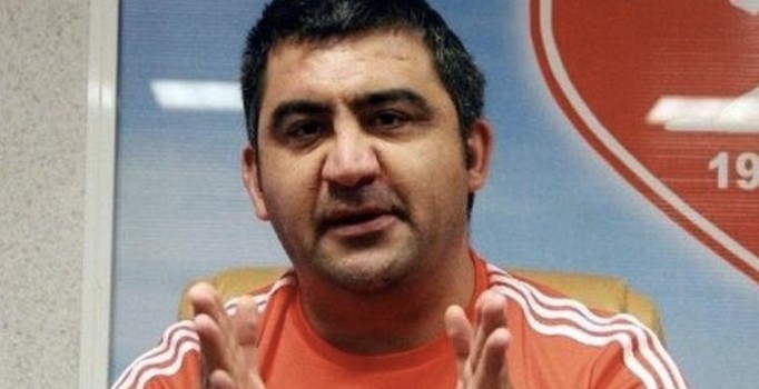 Ümit Özat canlı yayında istifa ettiğini açıkladı