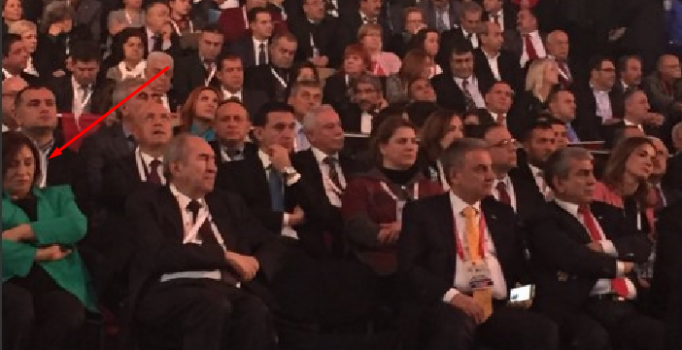 Selvi Hanım eşi Kılıçdaroğlu'nu dinlerken uyuyakaldı