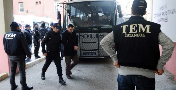 IŞİD operasyonlarında gözatına alınanlar adliyeye sevk edildi