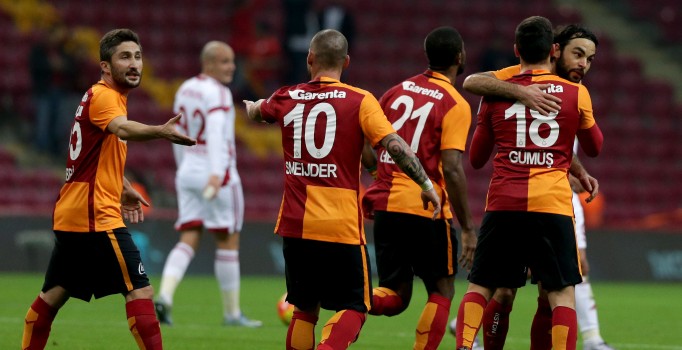 Spor yazarları Galatasaray - Sivasspor maçını köşelerine taşıdı
