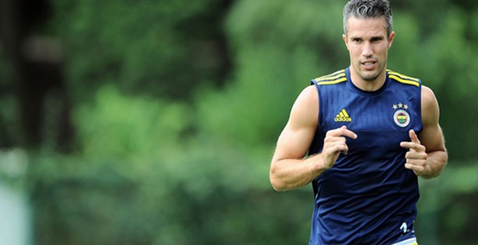 Tüm toplar Robin van Persie'ye