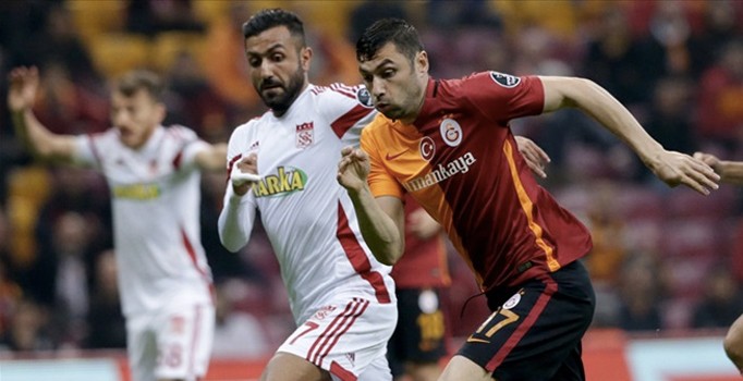Burak Yılmaz: Galatasaray'dan West Ham United'a neden gideyim?