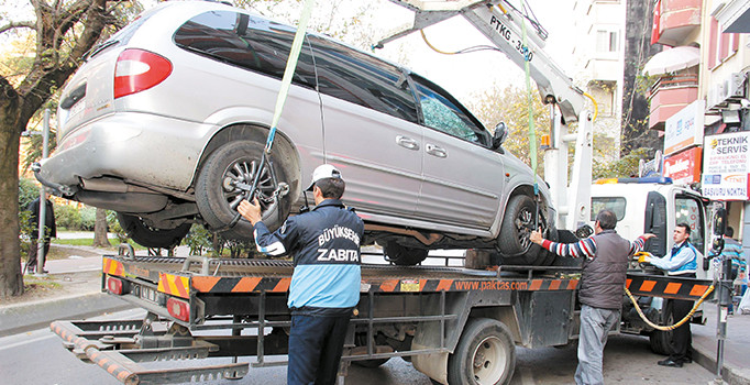 Yılda 20 milyon gelir için gördükleri otomobili çekiyorlar