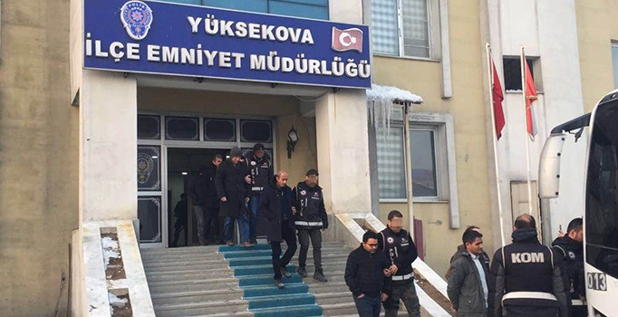 Hakkari merkezli 8 ilde FETÖ operasyonu: 15 gözaltı