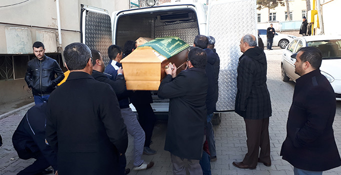 Polis memuru, öğretmen eşini öldürüp intihar etti