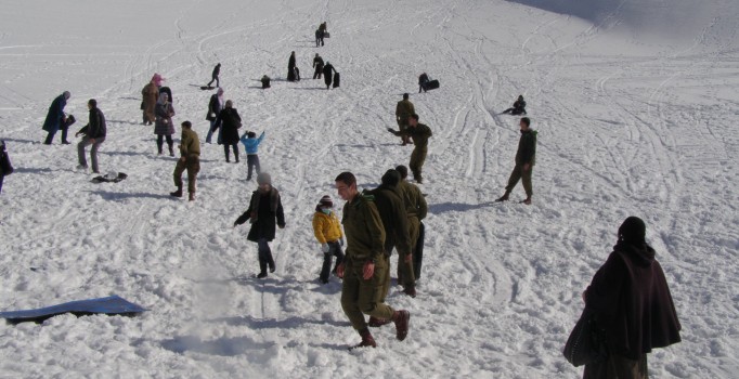 Lübnan'da kayak sezonu açıldı
