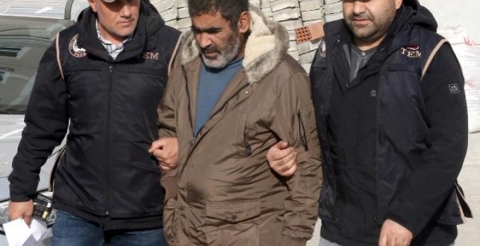 DEAŞ şüphelisinin evinden kullanılmamış 25 sim kart çıktı