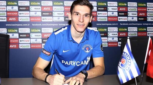 Kasımpaşa Çek futbolcu Pavelka ile 2.5 yıllık sözleşme imzalandı
