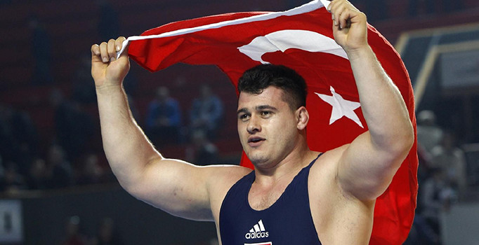 Milli güreşçi Rıza Kayaalp'e Diriliş Ertuğrul'dan teklif